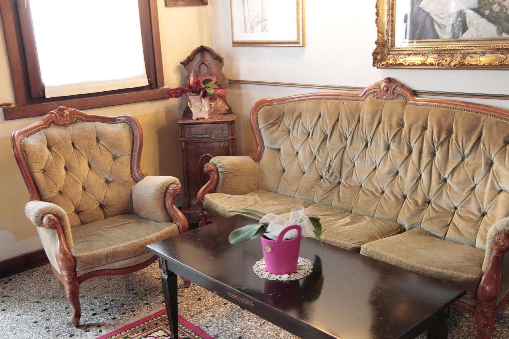 Hotel Villa Pigalle Tezze sul Brenta Extérieur photo